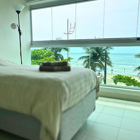 Apartamento Vista Para O Mar E Pe Na Areia グァルジャー エクステリア 写真